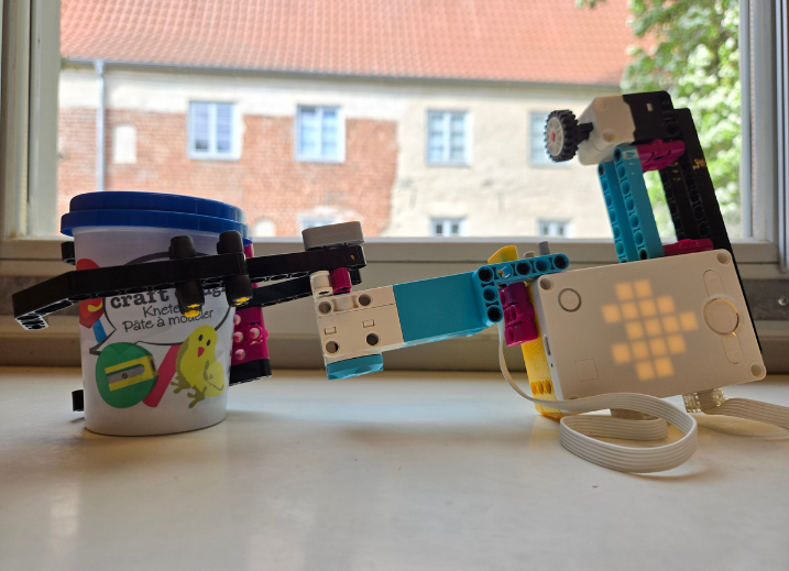 Lego Spike Teaservorlage Website (717 x 519 px)