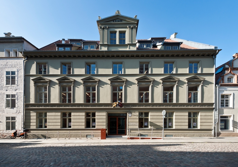 Fasada Biblioteki Miejskiej, zdjęcie: Jörn Lehmann